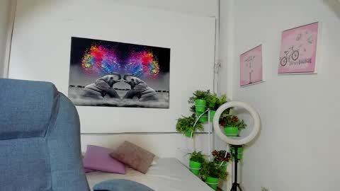 Snapshot of rosi_cooper chatting on 6, 11, 2025 rosi_cooper online show from 6, 11, 2025