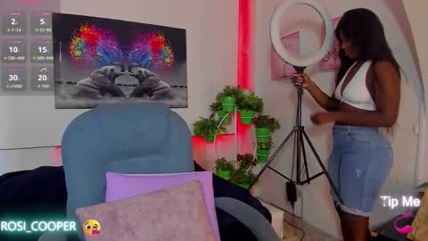 Snapshot of rosi_cooper chatting on 9, 11, 2025 rosi_cooper online show from 9, 11, 2025