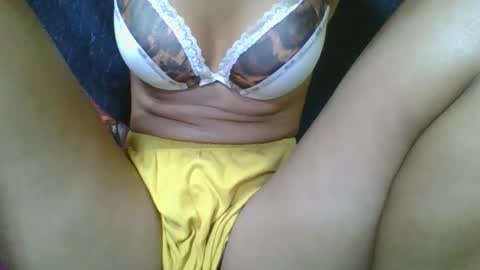 Snapshot of rosia685234 chatting on 4, 3, 2026 rosia685234 online show from 4, 3, 2026