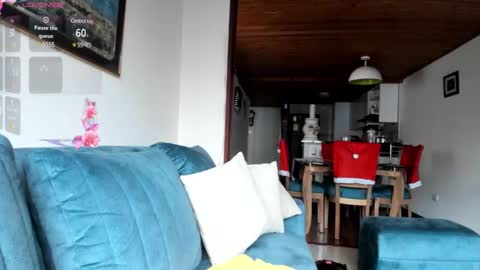 Snapshot of rosie_se chatting on 4, 1, 2025 Rosieeee online show from 4, 1, 2025