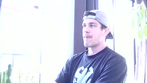 Snapshot of rosscollab chatting on 12, 2, 2026 RossCollab online show from 12, 2, 2026