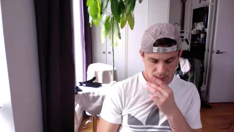 Snapshot of rosscollab chatting on 25, 2, 2026 RossCollab online show from 25, 2, 2026