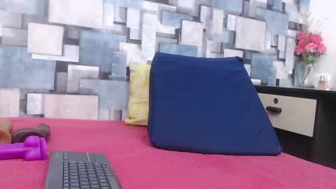 rosse_thompson11 online show from 8, 10, 2025