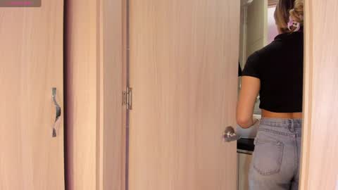 Rosse Daw Independent model  online show from 6, 12, 2024