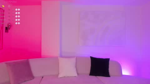 Snapshot of rossierhoades chatting on 8, 2, 2025 Rossie Rhoades online show from 8, 2, 2025