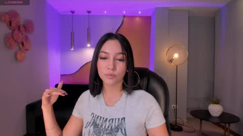 Snapshot of rossierhoades chatting on 2, 3, 2025 Rossie Rhoades online show from 2, 3, 2025