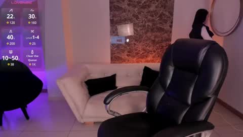 Snapshot of rossierhoades chatting on 3, 3, 2025 Rossie Rhoades online show from 3, 3, 2025