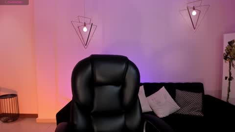 Snapshot of rossierhoades chatting on 12, 3, 2025 Rossie Rhoades online show from 12, 3, 2025