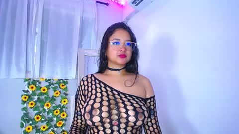 Snapshot of rous_25 chatting on 2, 1, 2025 rous_25 online show from 2, 1, 2025