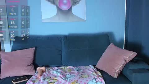 Snapshot of rousebonnett chatting on 4, 11, 2025 ROUSE online show from 4, 11, 2025