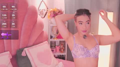 Snapshot of rousse_elodie chatting on 23, 11, 2025 Rousse 3 online show from 23, 11, 2025