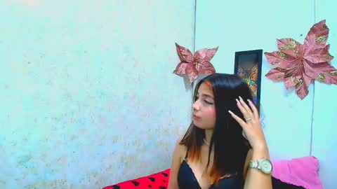 rousse_violet online show from 3, 2, 2025