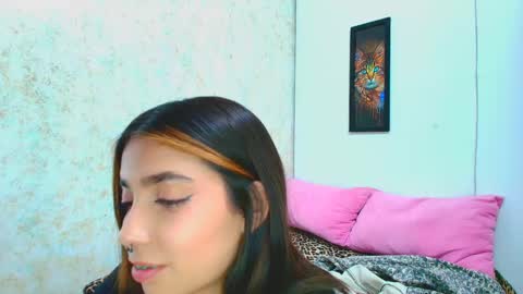 rousse_violet online show from 27, 2, 2025