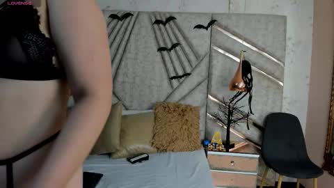 RousseWalker online show from 4, 11, 2025