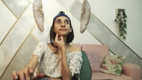 Snapshot of roxana_cyrano chatting on 10, 10, 2025 online show from 10, 10, 2025