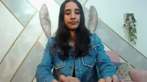 Snapshot of roxana_cyrano chatting on 13, 10, 2025 online show from 13, 10, 2025