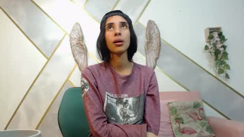 Snapshot of roxana_cyrano chatting on 23, 10, 2025 online show from 23, 10, 2025