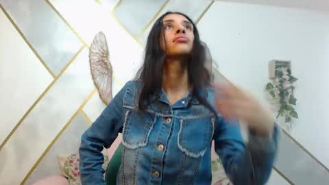 Snapshot of roxana_cyrano chatting on 14, 11, 2025 online show from 14, 11, 2025