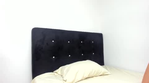 roxanaborns online show from 10, 2, 2026