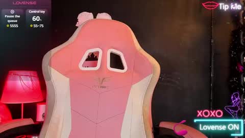 Roxane  online show from 6, 3, 2025