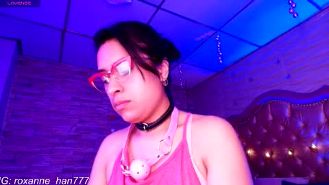 Snapshot of roxanne_han chatting on 4, 3, 2026 roxanne_han online show from 4, 3, 2026