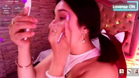 Snapshot of roxanne_han chatting on 6, 3, 2026 roxanne_han online show from 6, 3, 2026