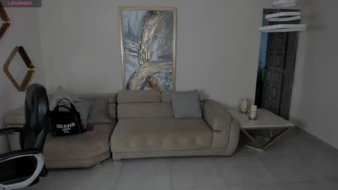 Snapshot of roxannehill_ chatting on 20, 11, 2025 Roxanne Hill online show from 20, 11, 2025