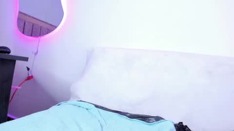 Snapshot of roxi_sexy99 chatting on 3, 12, 2024 ROXI online show from 3, 12, 2024