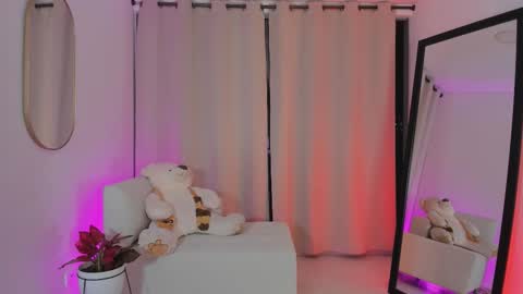  R O X I E  online show from 19, 10, 2025