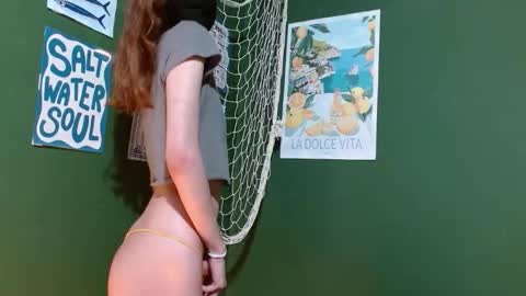 Snapshot of roxiehood chatting on 9, 10, 2025 Roxie online show from 9, 10, 2025