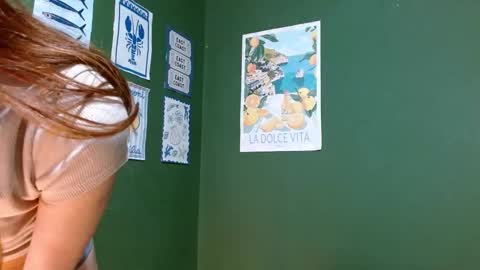 Snapshot of roxiehood chatting on 20, 10, 2025 Roxie online show from 20, 10, 2025