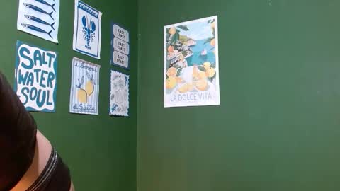 Snapshot of roxiehood chatting on 31, 10, 2025 Roxie online show from 31, 10, 2025