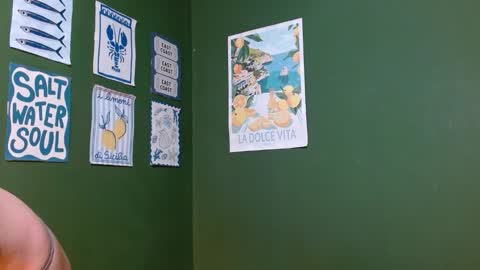 Snapshot of roxiehood chatting on 14, 11, 2025 Roxie online show from 14, 11, 2025