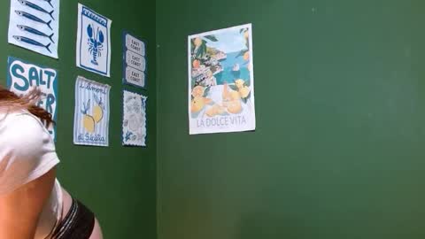 Snapshot of roxiehood chatting on 20, 11, 2025 Roxie online show from 20, 11, 2025