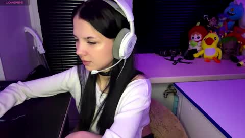 Snapshot of roxiepiurkowski chatting on 21, 10, 2025 Hana online show from 21, 10, 2025