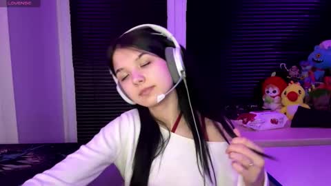 Snapshot of roxiepiurkowski chatting on 24, 10, 2025 Hana online show from 24, 10, 2025