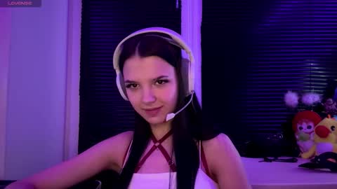 Snapshot of roxiepiurkowski chatting on 3, 12, 2025 Hana online show from 3, 12, 2025