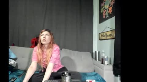 roxihazeleyes online show from 11, 10, 2025