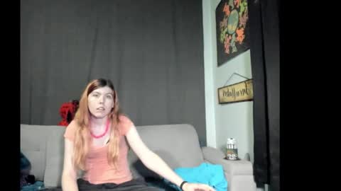 roxihazeleyes online show from 24, 10, 2025