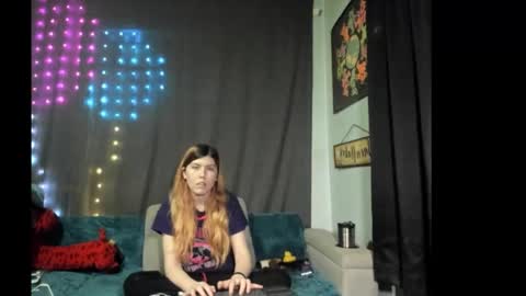 roxihazeleyes online show from 1, 12, 2025