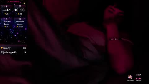 Snapshot of roxolanaa_sexy chatting on 11, 3, 2025 ROXOLANAA SEXY online show from 11, 3, 2025