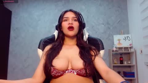 roxxi_2110 online show from 2, 12, 2025