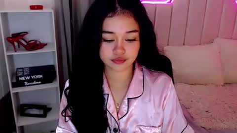 Snapshot of roxxy_blossom chatting on 11, 10, 2025 roxxy_blossom online show from 11, 10, 2025