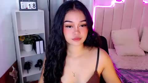 Snapshot of roxxy_blossom chatting on 19, 10, 2025 roxxy_blossom online show from 19, 10, 2025