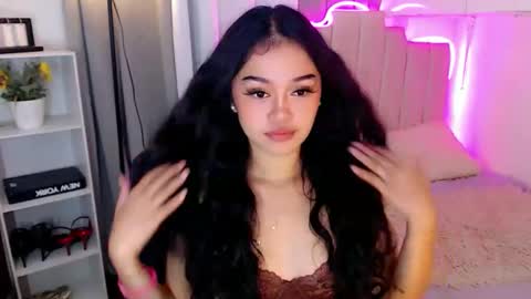 Snapshot of roxxy_blossom chatting on 20, 11, 2025 roxxy_blossom online show from 20, 11, 2025