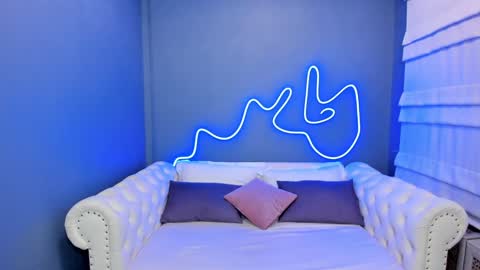 Snapshot of roxy_mars chatting on 1, 2, 2025 Roxy online show from 1, 2, 2025