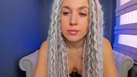 Snapshot of roxy_mars chatting on 1, 2, 2025 Roxy online show from 1, 2, 2025