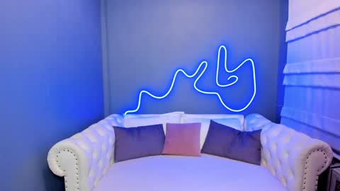 Snapshot of roxy_mars chatting on 5, 2, 2025 Roxy online show from 5, 2, 2025