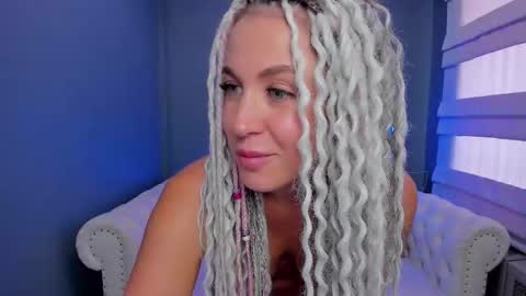 Snapshot of roxy_mars chatting on 10, 3, 2025 Roxy online show from 10, 3, 2025