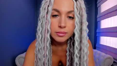 Snapshot of roxy_mars chatting on 11, 3, 2025 Roxy online show from 11, 3, 2025